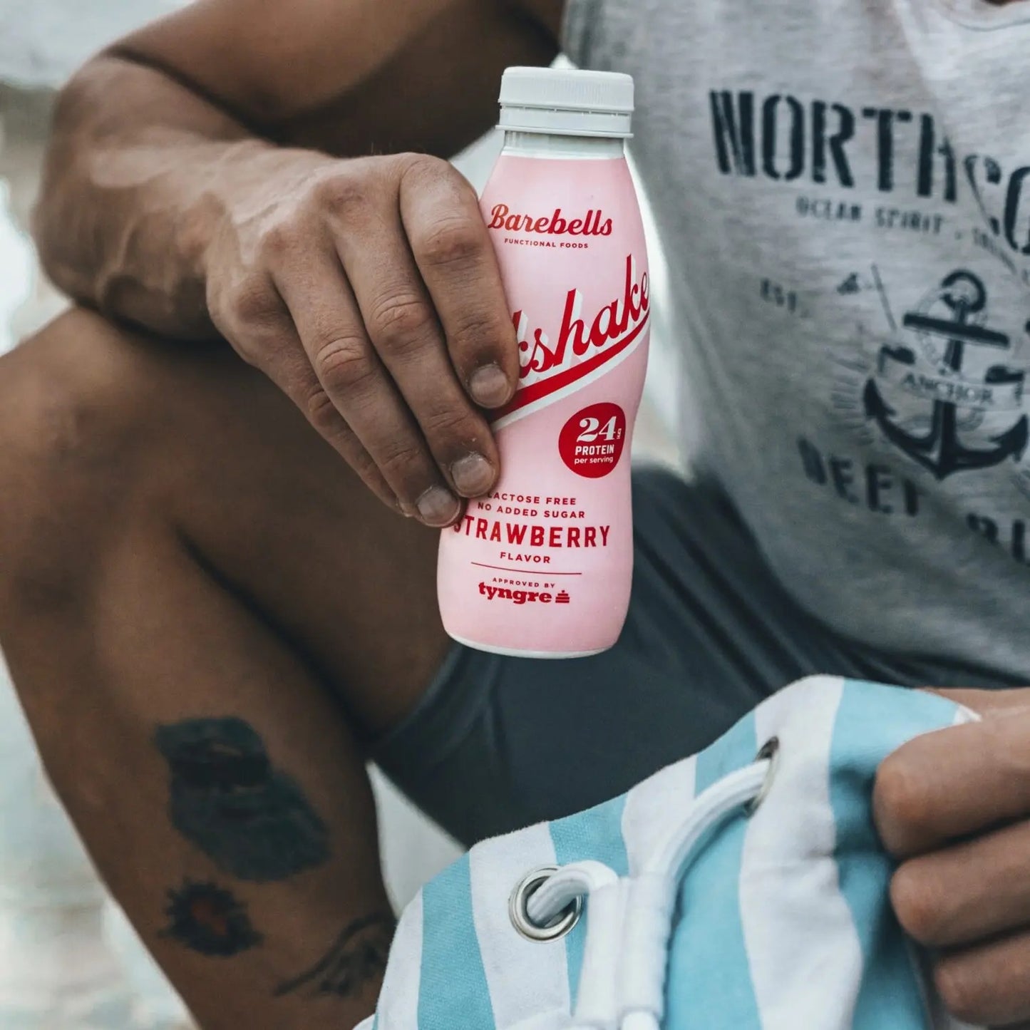 SUPER SAVING Barebells Strawberry Protein Milkshake – Lactose-Free & No Added Sugar (8 x 330ml)